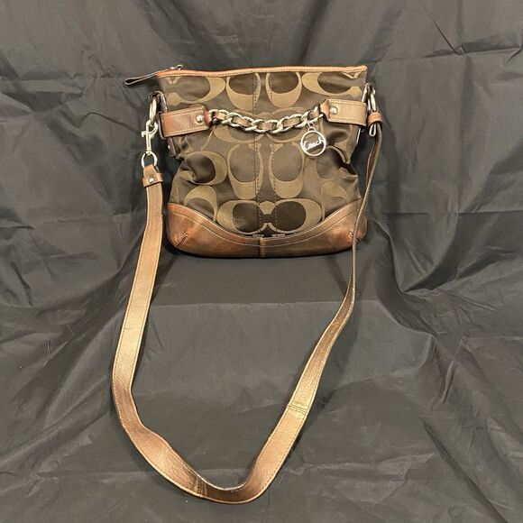 COACH SIGNATURE CHAIN DUFFLE HANDBAG #F19730. - Picture 1 of 11